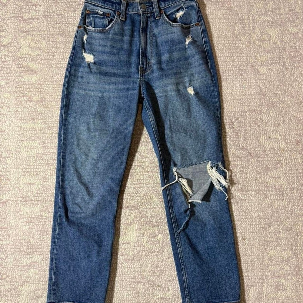Women's Abercrombie & Fitch high waisted jeans